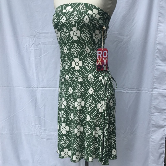 Roxy Dresses & Skirts - Green Knit Floral Polynesian Tube Dress